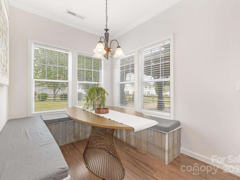 8206 Stourhead Gardens Lane, Waxhaw, NC 28173.  MLS# CAR4250920, YatesRealty ID 14120. Breakfast Area