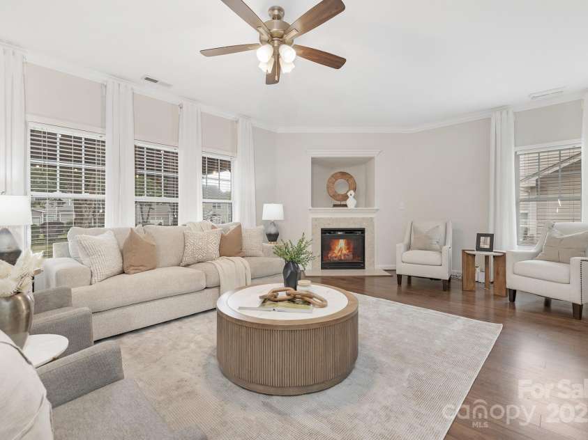 8206 Stourhead Gardens Lane, Waxhaw, NC 28173.  MLS# CAR4250920, YatesRealty ID 14120. Great room