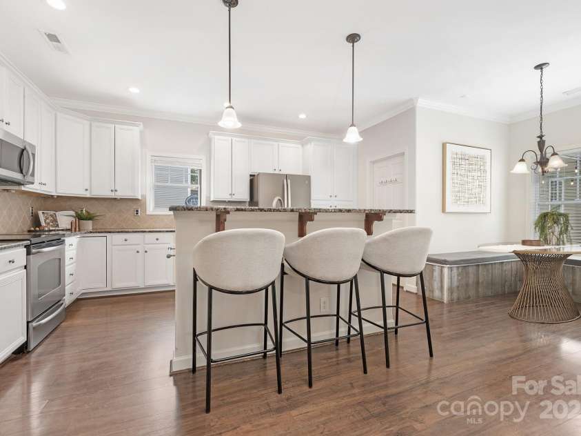 8206 Stourhead Gardens Lane, Waxhaw, NC 28173.  MLS# CAR4250920, YatesRealty ID 14120. Kitchen