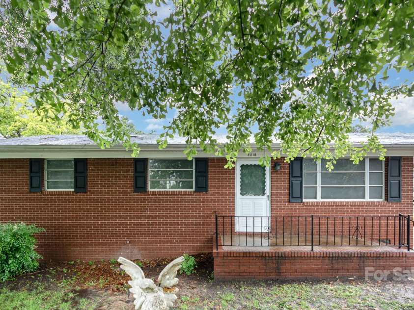2218 Fifth Avenue, Gastonia, NC 28052.  MLS# CAR4246879, YatesRealty ID 14121. 