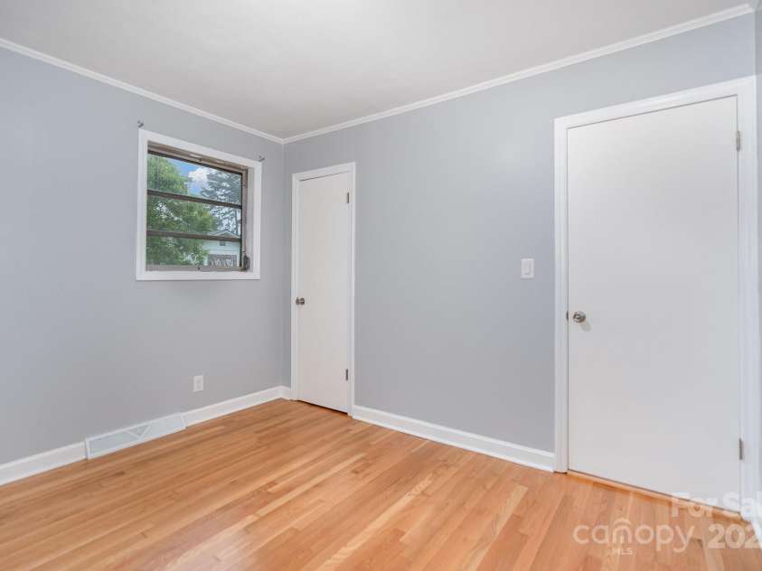 2218 Fifth Avenue, Gastonia, NC 28052.  MLS# CAR4246879, YatesRealty ID 14121. 