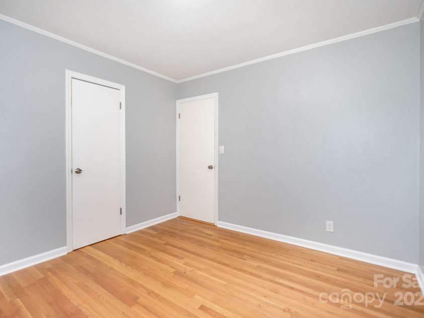 2218 Fifth Avenue, Gastonia, NC 28052.  MLS# CAR4246879, YatesRealty ID 14121. 