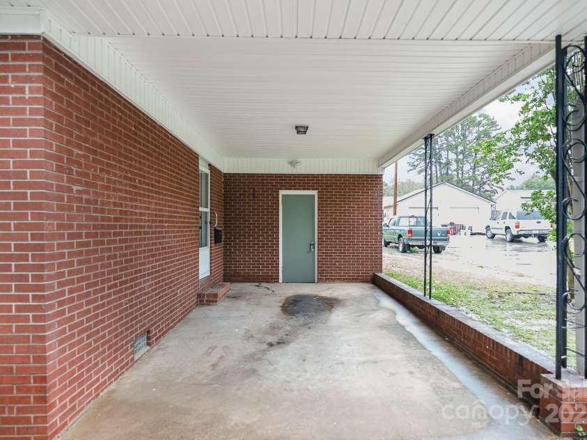 2218 Fifth Avenue, Gastonia, NC 28052.  MLS# CAR4246879, YatesRealty ID 14121. 