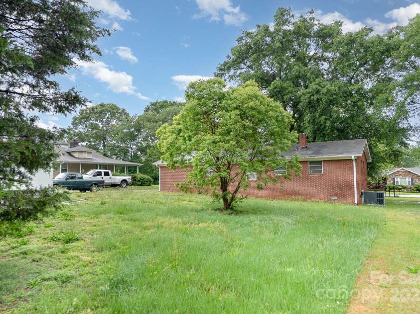 2218 Fifth Avenue, Gastonia, NC 28052.  MLS# CAR4246879, YatesRealty ID 14121. 