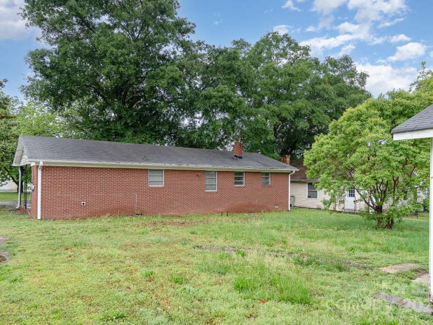 2218 Fifth Avenue, Gastonia, NC 28052.  MLS# CAR4246879, YatesRealty ID 14121. 
