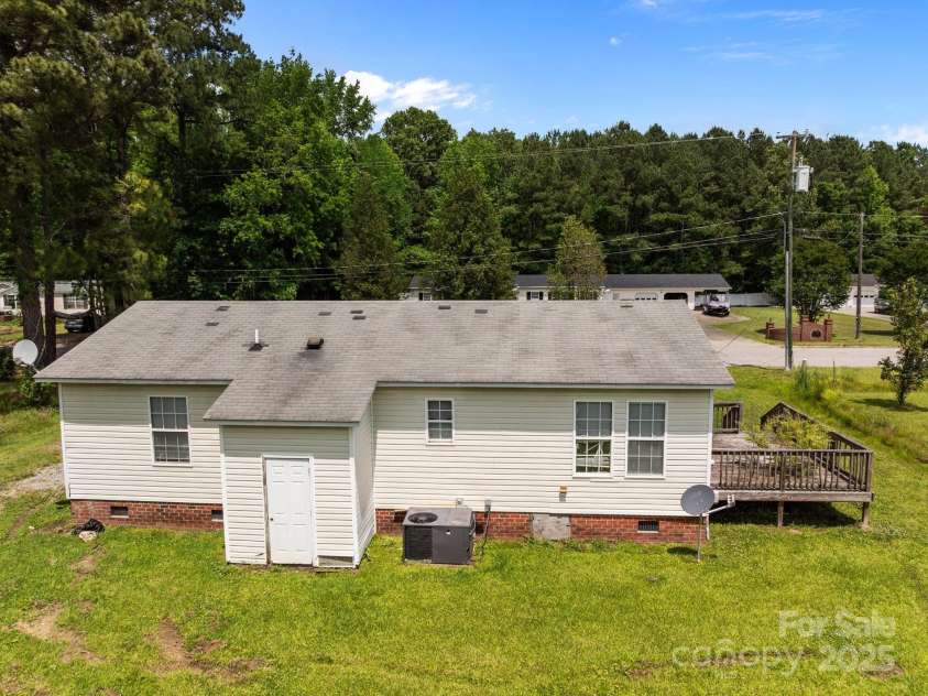 809 1st Street, Ahoskie, NC 27910.  MLS# CAR4247528, YatesRealty ID 14122. 