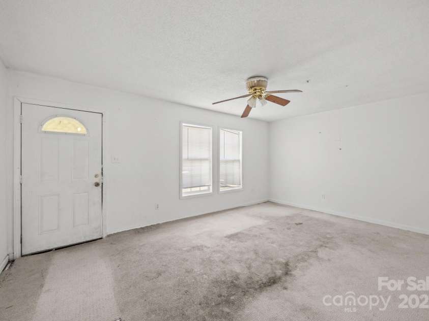 809 1st Street, Ahoskie, NC 27910.  MLS# CAR4247528, YatesRealty ID 14122. 