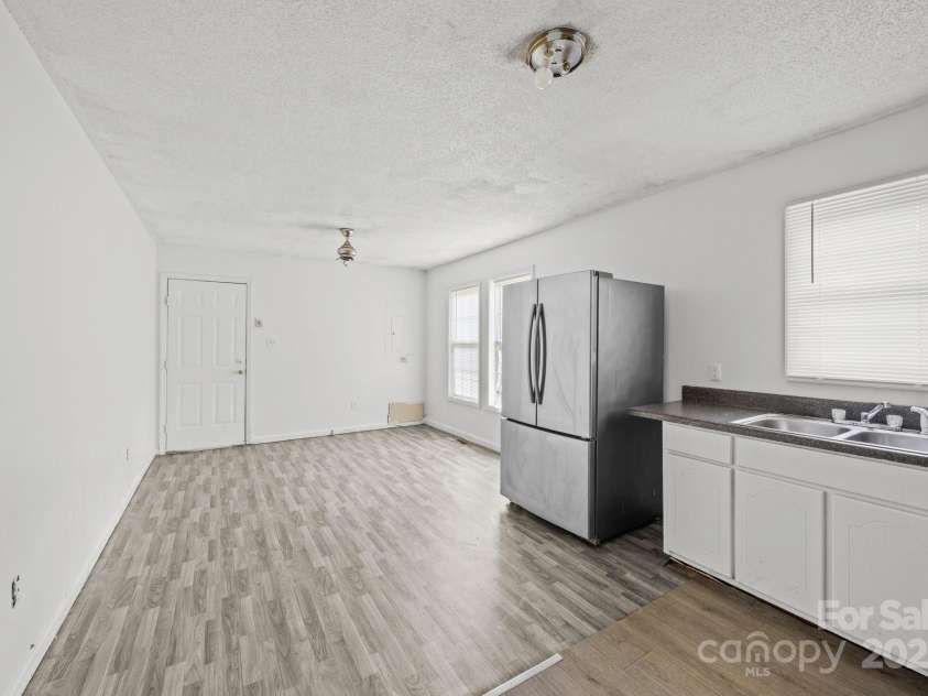 809 1st Street, Ahoskie, NC 27910.  MLS# CAR4247528, YatesRealty ID 14122. 