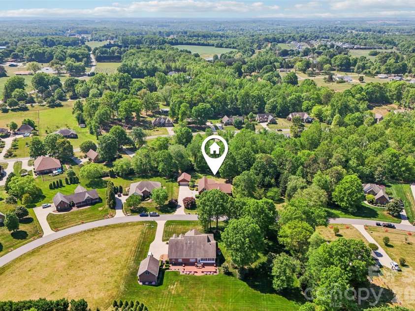 155 Howard Pond Loop, Statesville, NC 28625.  MLS# CAR4355676, YatesRealty ID 14123. 