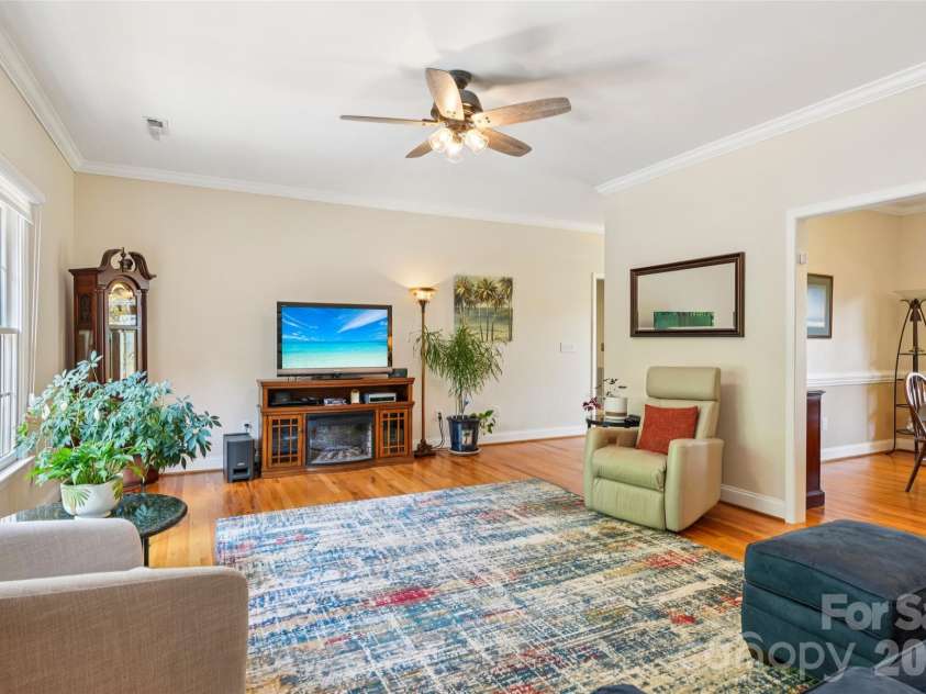 155 Howard Pond Loop, Statesville, NC 28625.  MLS# CAR4355676, YatesRealty ID 14123. 