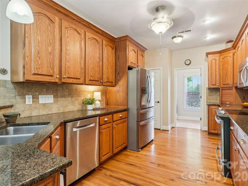 155 Howard Pond Loop, Statesville, NC 28625.  MLS# CAR4355676, YatesRealty ID 14123. 