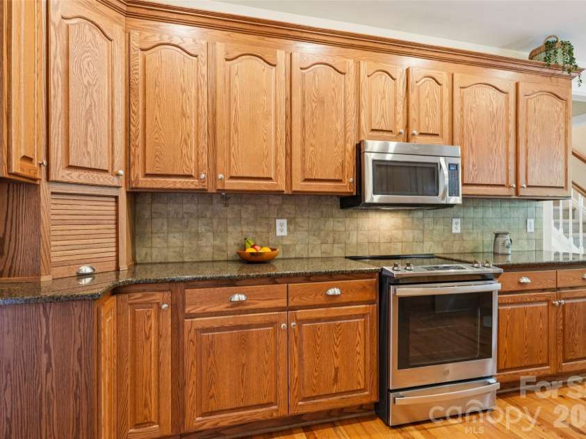 155 Howard Pond Loop, Statesville, NC 28625.  MLS# CAR4355676, YatesRealty ID 14123. 