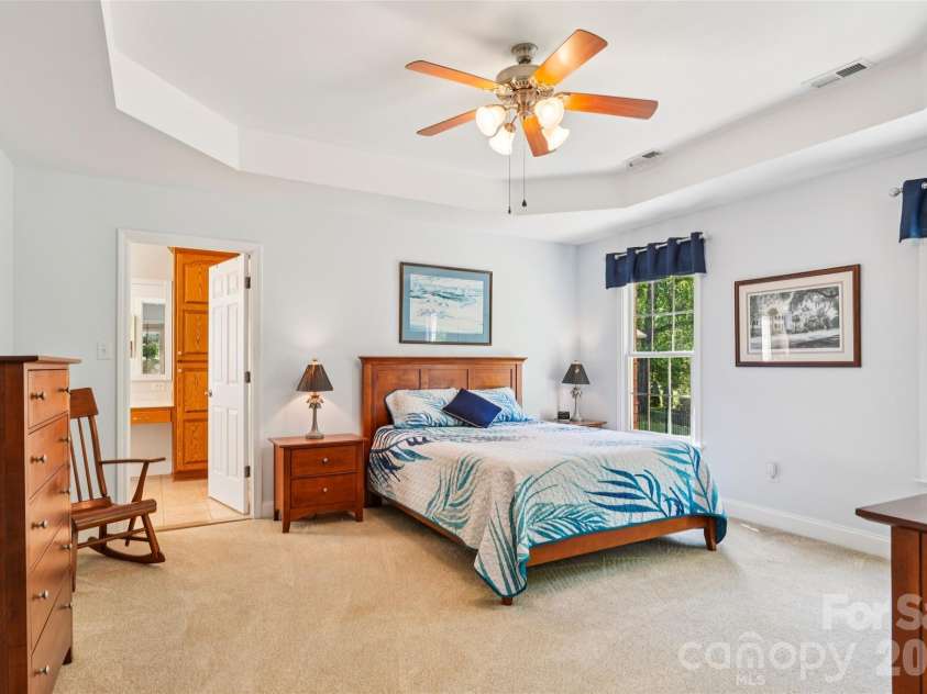155 Howard Pond Loop, Statesville, NC 28625.  MLS# CAR4355676, YatesRealty ID 14123. 