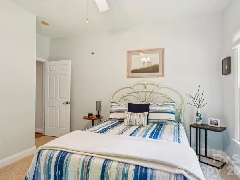 155 Howard Pond Loop, Statesville, NC 28625.  MLS# CAR4355676, YatesRealty ID 14123. 