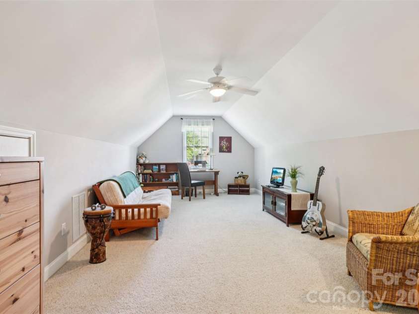 155 Howard Pond Loop, Statesville, NC 28625.  MLS# CAR4355676, YatesRealty ID 14123. 