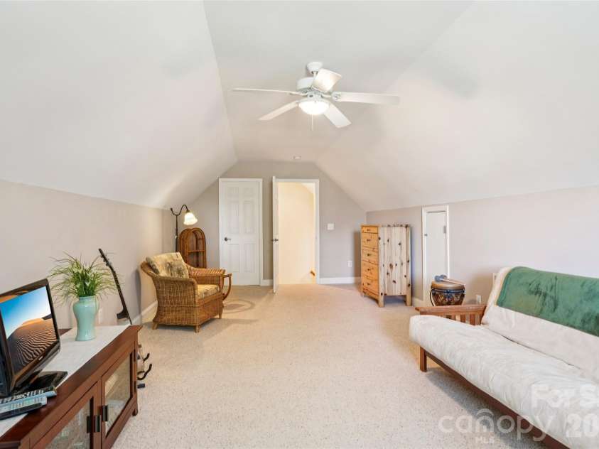 155 Howard Pond Loop, Statesville, NC 28625.  MLS# CAR4355676, YatesRealty ID 14123. 