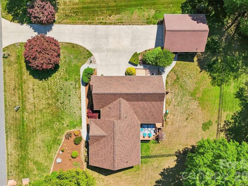 155 Howard Pond Loop, Statesville, NC 28625.  MLS# CAR4355676, YatesRealty ID 14123. 