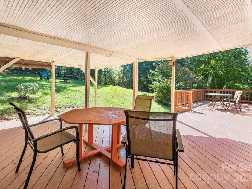 19 Brookcliff Drive, Asheville, NC 28804.  MLS# CAR4174450, YatesRealty ID 14125. 