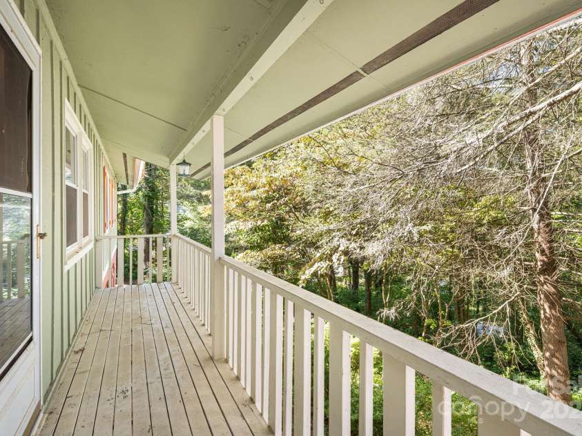19 Brookcliff Drive, Asheville, NC 28804.  MLS# CAR4174450, YatesRealty ID 14125. 