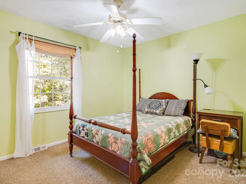 19 Brookcliff Drive, Asheville, NC 28804.  MLS# CAR4174450, YatesRealty ID 14125. 