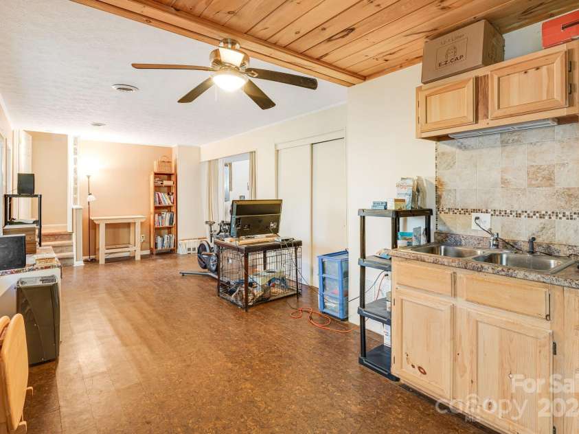 19 Brookcliff Drive, Asheville, NC 28804.  MLS# CAR4174450, YatesRealty ID 14125. 
