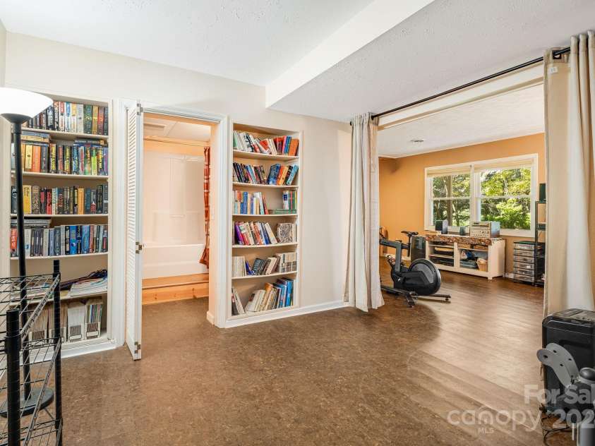 19 Brookcliff Drive, Asheville, NC 28804.  MLS# CAR4174450, YatesRealty ID 14125. 