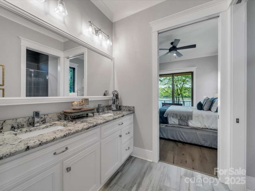 1579 Sunset Pointe Drive, Salisbury, NC 28146.  MLS# CAR4249912, YatesRealty ID 14126. Jack and Jill Bath