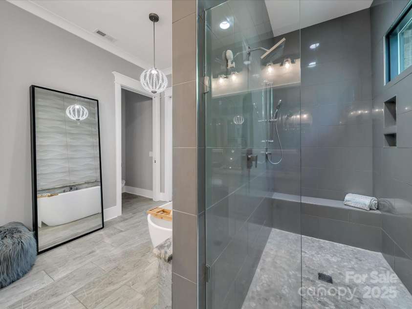 1579 Sunset Pointe Drive, Salisbury, NC 28146.  MLS# CAR4249912, YatesRealty ID 14126. Primary Bath