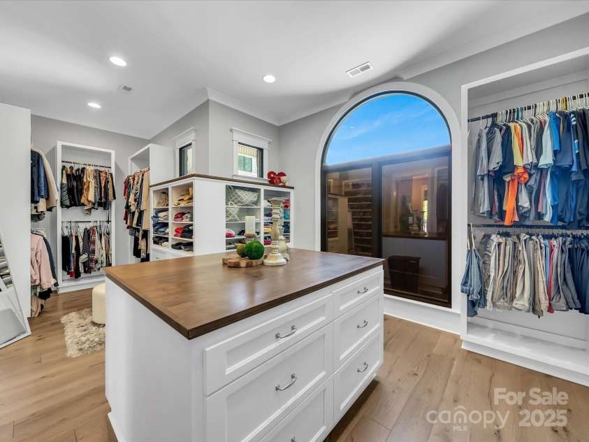 1579 Sunset Pointe Drive, Salisbury, NC 28146.  MLS# CAR4249912, YatesRealty ID 14126. Primary Closet