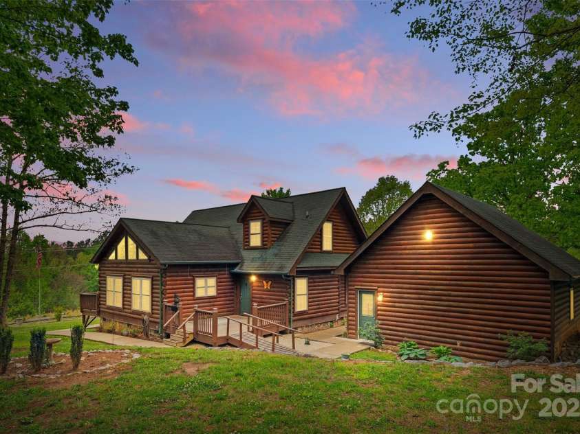 28 Outback Trail, Nebo, NC 28761.  MLS# CAR4249143, YatesRealty ID 14128. 