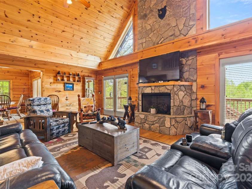 28 Outback Trail, Nebo, NC 28761.  MLS# CAR4249143, YatesRealty ID 14128. 