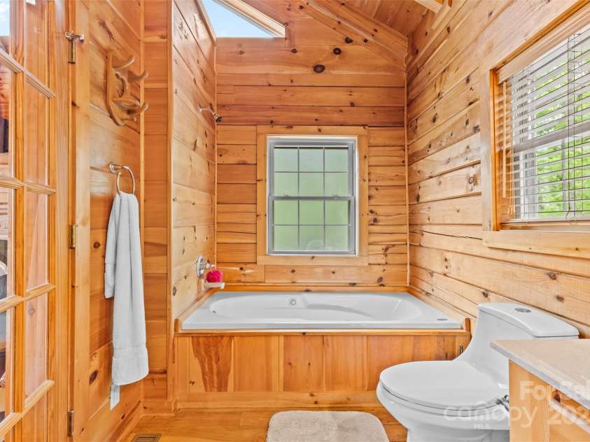 28 Outback Trail, Nebo, NC 28761.  MLS# CAR4249143, YatesRealty ID 14128. 