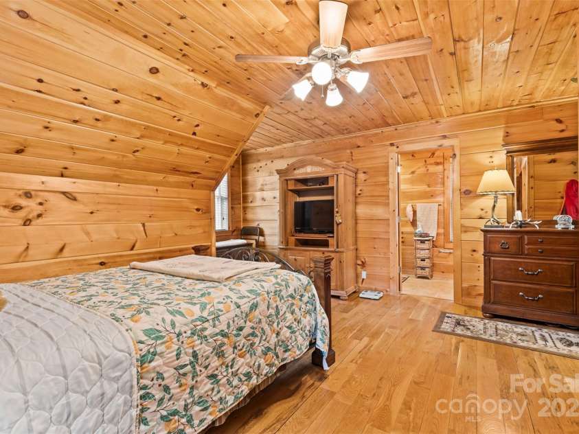 28 Outback Trail, Nebo, NC 28761.  MLS# CAR4249143, YatesRealty ID 14128. 