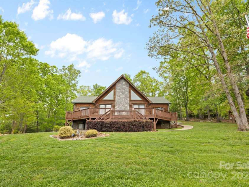 28 Outback Trail, Nebo, NC 28761.  MLS# CAR4249143, YatesRealty ID 14128. 