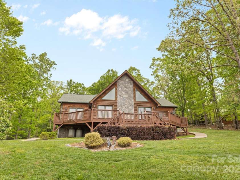 28 Outback Trail, Nebo, NC 28761.  MLS# CAR4249143, YatesRealty ID 14128. 