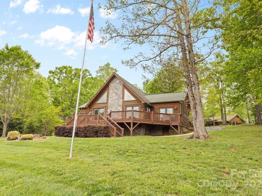 28 Outback Trail, Nebo, NC 28761.  MLS# CAR4249143, YatesRealty ID 14128. 
