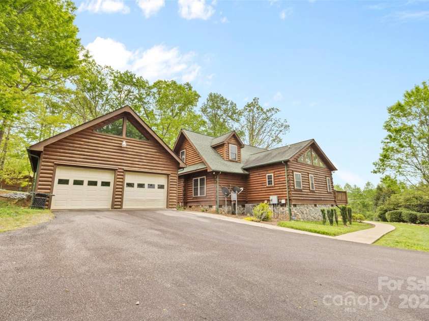 28 Outback Trail, Nebo, NC 28761.  MLS# CAR4249143, YatesRealty ID 14128. 