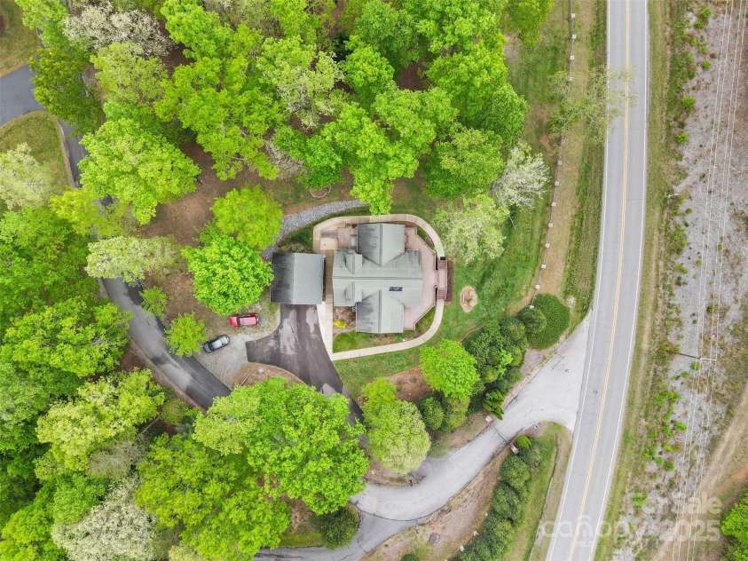 28 Outback Trail, Nebo, NC 28761.  MLS# CAR4249143, YatesRealty ID 14128. 
