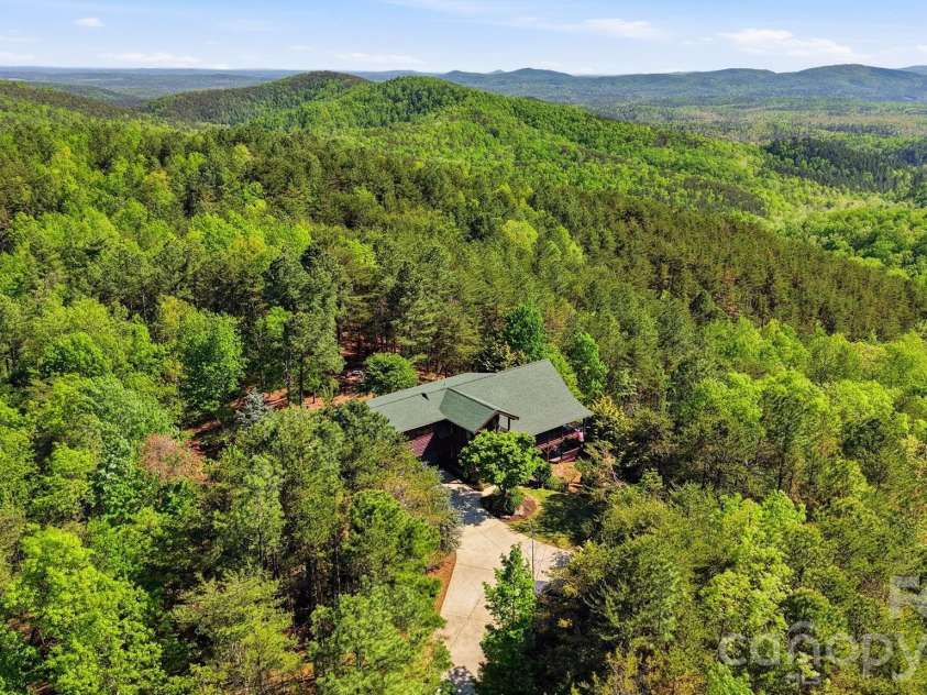 3918 Skyline Drive, Morganton, NC 28655.  MLS# CAR4371181, YatesRealty ID 14128. 