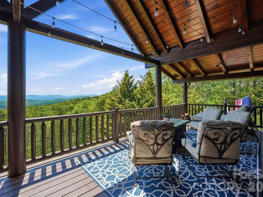3918 Skyline Drive, Morganton, NC 28655.  MLS# CAR4371181, YatesRealty ID 14128. 