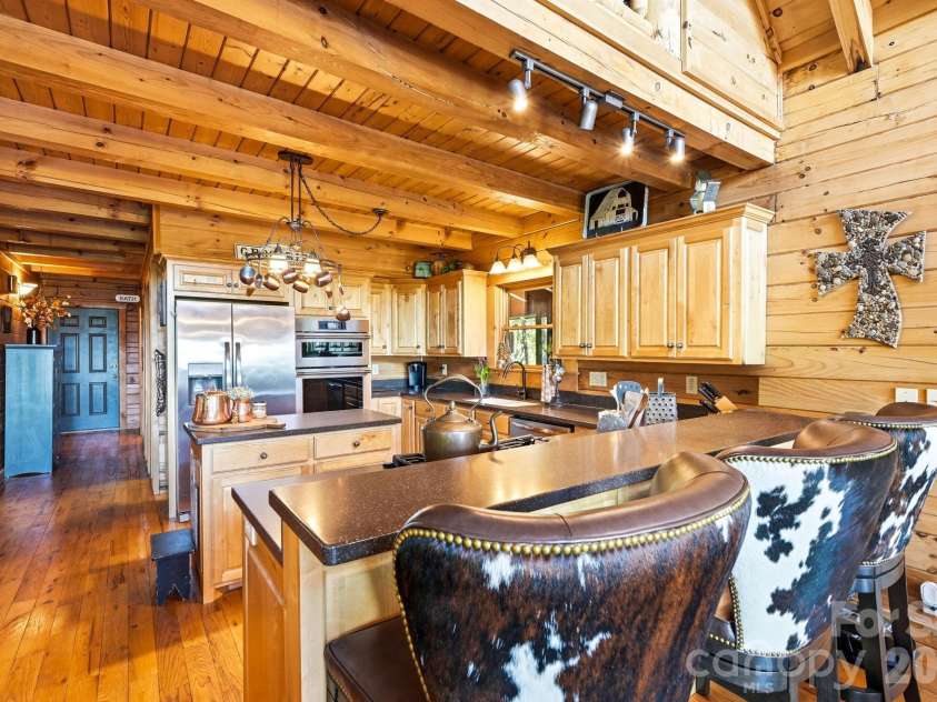 3918 Skyline Drive, Morganton, NC 28655.  MLS# CAR4371181, YatesRealty ID 14128. 