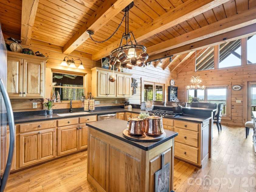 3918 Skyline Drive, Morganton, NC 28655.  MLS# CAR4371181, YatesRealty ID 14128. 