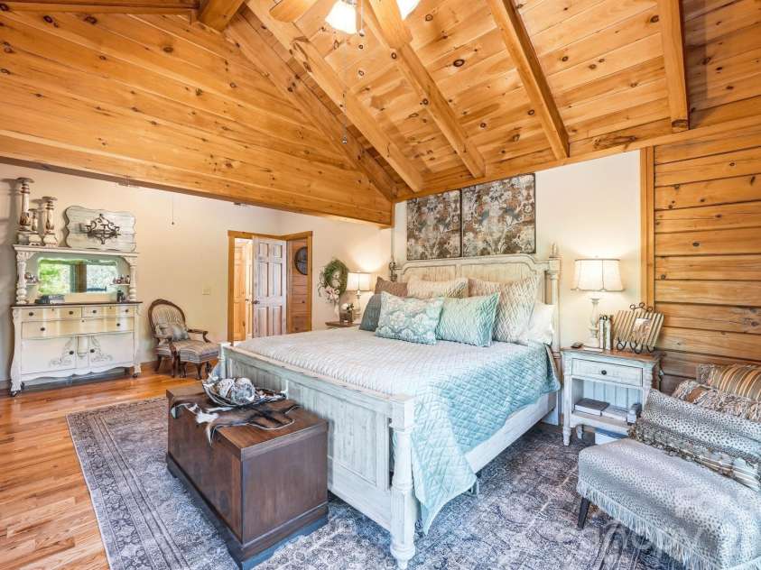 3918 Skyline Drive, Morganton, NC 28655.  MLS# CAR4371181, YatesRealty ID 14128. 