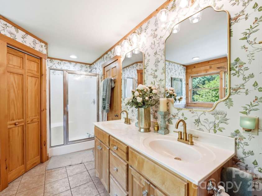3918 Skyline Drive, Morganton, NC 28655.  MLS# CAR4371181, YatesRealty ID 14128. 