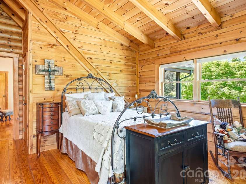 3918 Skyline Drive, Morganton, NC 28655.  MLS# CAR4371181, YatesRealty ID 14128. 
