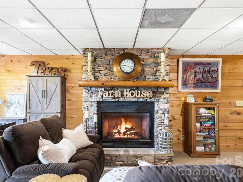 3918 Skyline Drive, Morganton, NC 28655.  MLS# CAR4371181, YatesRealty ID 14128. 