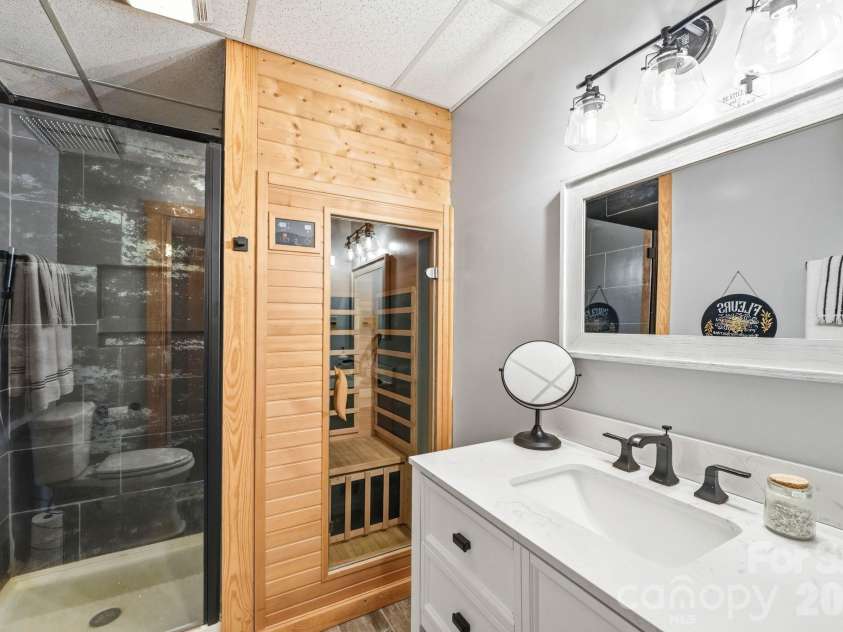 3918 Skyline Drive, Morganton, NC 28655.  MLS# CAR4371181, YatesRealty ID 14128. 