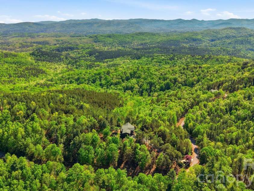 3918 Skyline Drive, Morganton, NC 28655.  MLS# CAR4371181, YatesRealty ID 14128. 