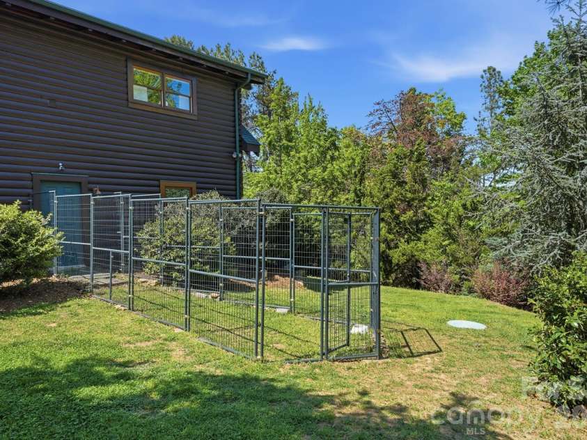 3918 Skyline Drive, Morganton, NC 28655.  MLS# CAR4371181, YatesRealty ID 14128. 