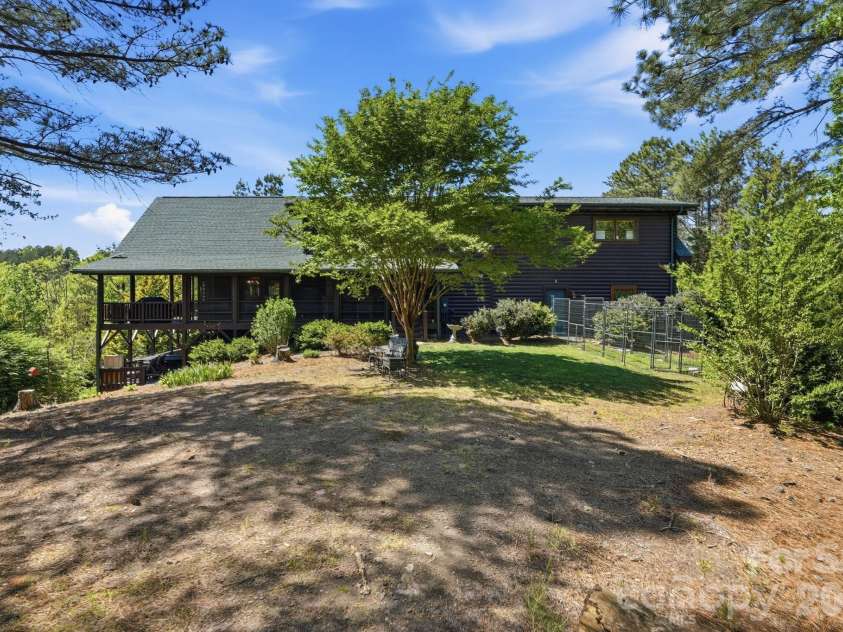 3918 Skyline Drive, Morganton, NC 28655.  MLS# CAR4371181, YatesRealty ID 14128. 